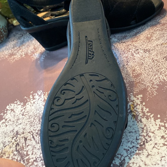 Sandals - Picture 6 of 9